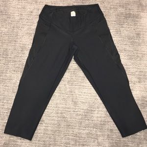 Lucy XS Cropped Leggings
